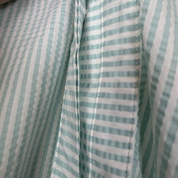 Vineyard Vines Seersucker Blue White Striped One Piece Romper Woman’s Sz Small - Picture 2 of 7